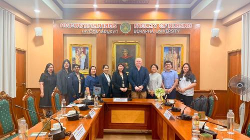 Faculty of Nursing, Burapha University Welcomes Representatives from Queen’s University Belfast to Discuss Academic and International Collaboration